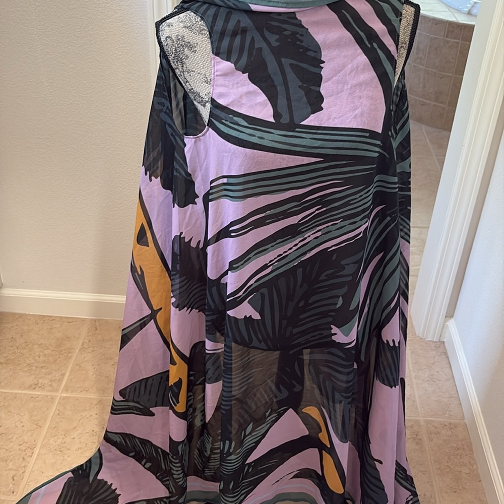 Swim cover up size fits all - Picture 5 of 5